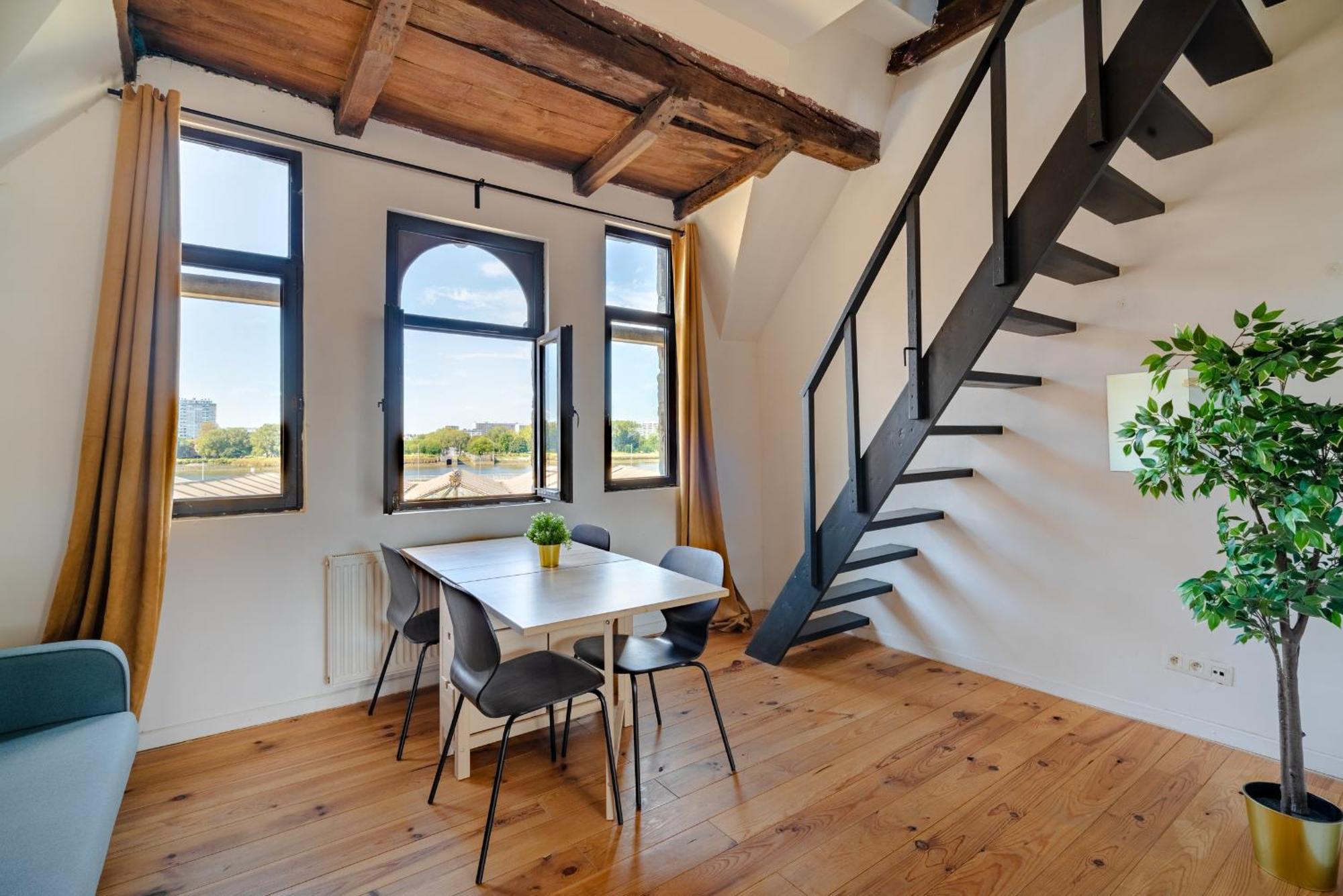 Charming Two-Bedroom River Side Apartment Antwerp Exterior photo